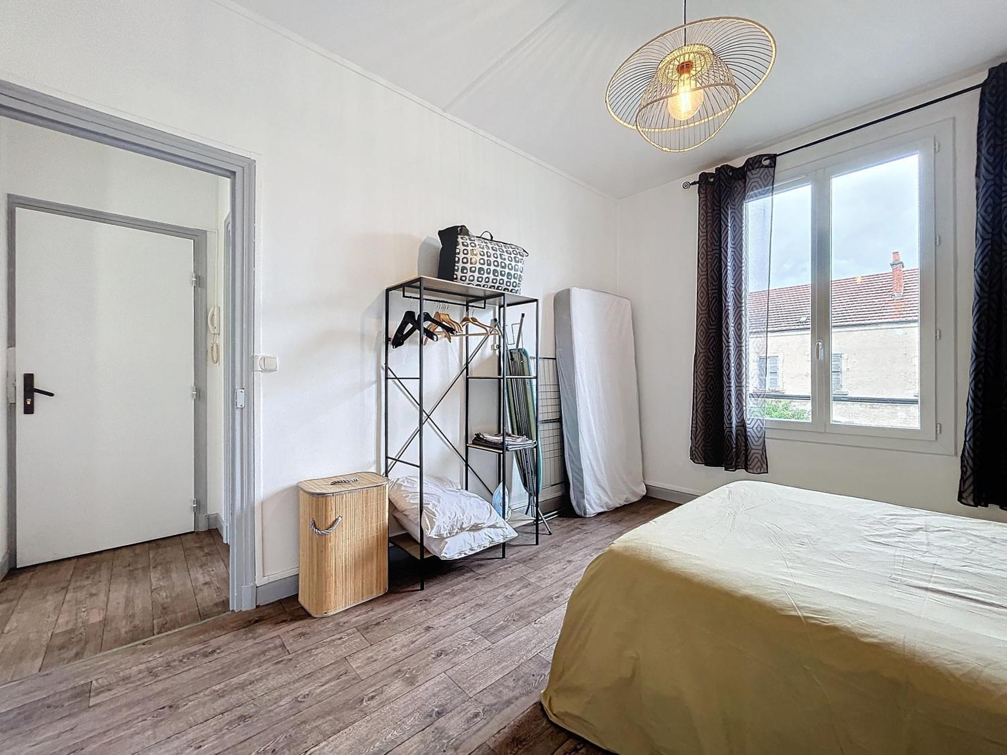 Le 4-F2 Centre Historique Apartment Montlucon Luaran gambar