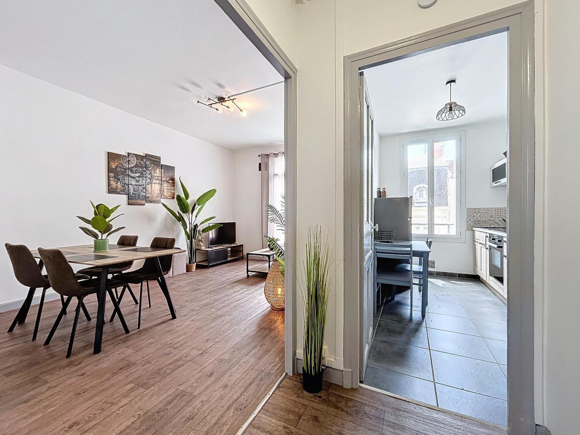 Le 4-F2 Centre Historique Apartment Montlucon Luaran gambar