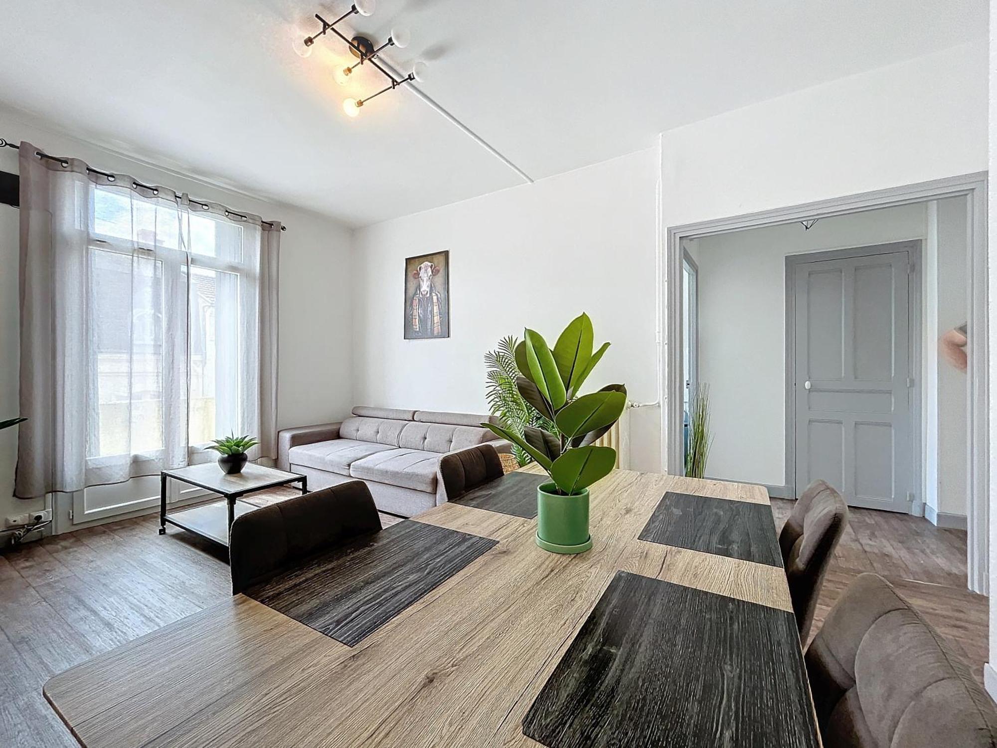 Le 4-F2 Centre Historique Apartment Montlucon Luaran gambar